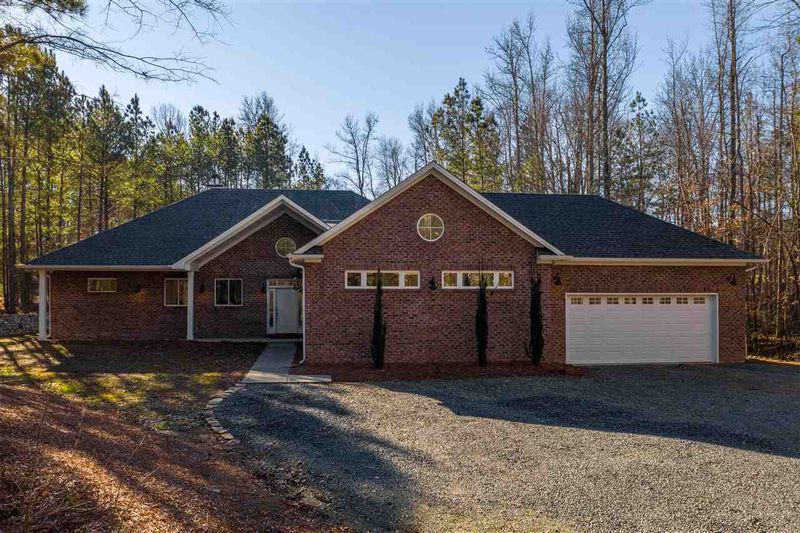 2100 Ivey Rd, Chapel Hill, NC 27516