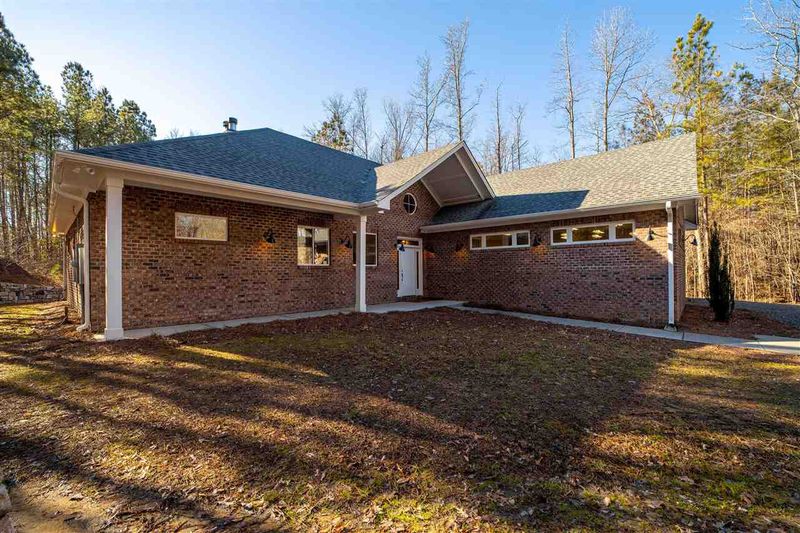 2100 Ivey Rd, Chapel Hill, NC 27516