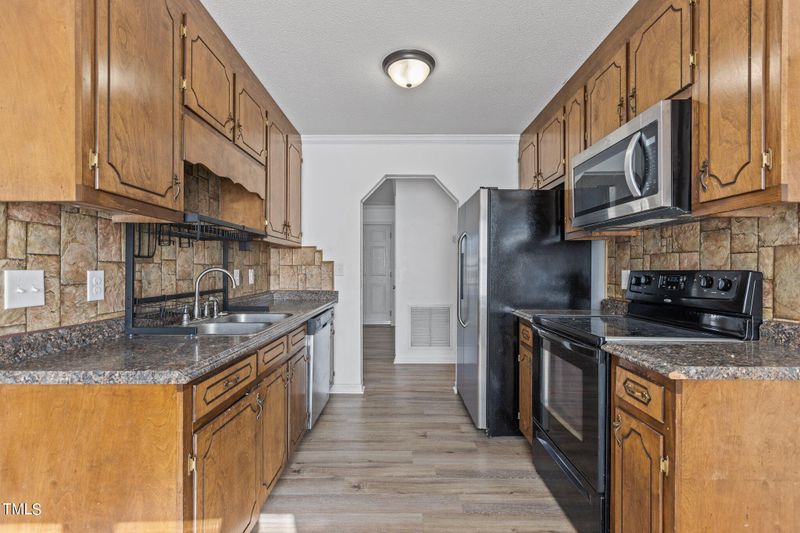 2100 Lee St, Clayton, NC 27520