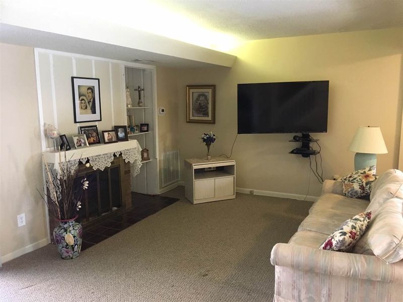 2100 Peppertree St #28, Durham, NC 27705