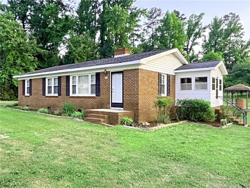 2100 Rice Rd, Sanford, NC 27330