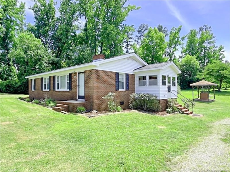 2100 Rice Rd, Sanford, NC 27330