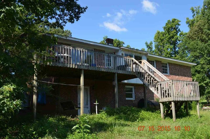 2100 Twin Acres Rd, Clayton, NC 27520