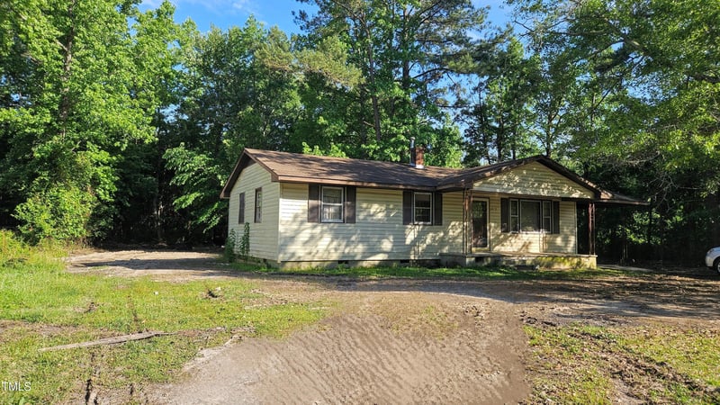 2100 Webb St, Selma, NC 27576