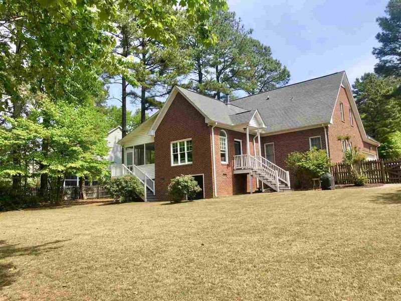 2101 Brownstone Dr, Sanford, NC 27330