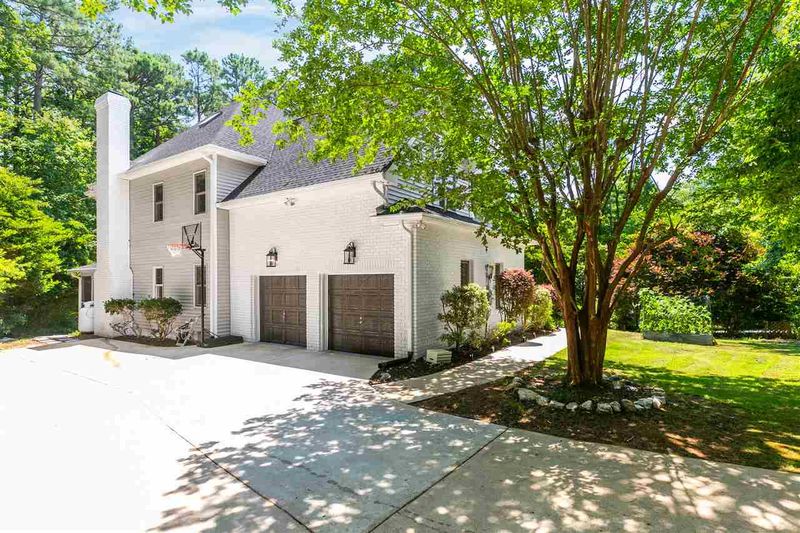 2101 Garden Oaks Ct, Raleigh, NC 27606