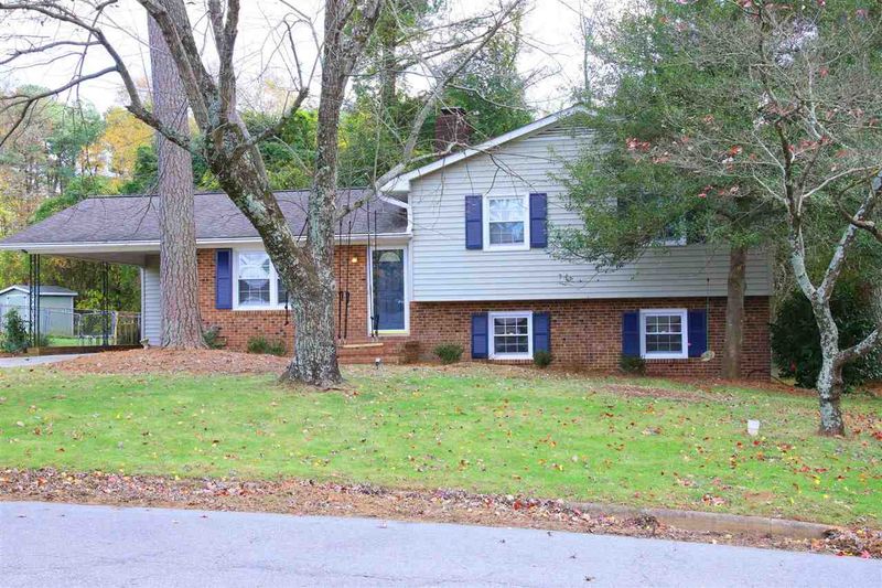 2101 Sierra Dr, Raleigh, NC 27603