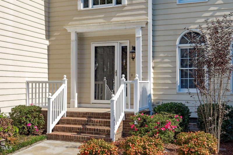2101 Watersglen Dr, Apex, NC 27502
