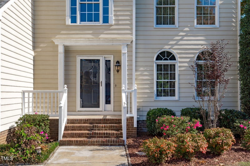 2101 Watersglen Dr, Apex, NC 27502