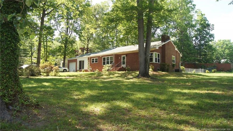 2102 Markham Dr, Sanford, NC 27330