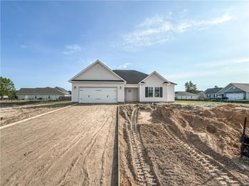 2102 Roadster Pony Ln, Hope Mills, NC 28348