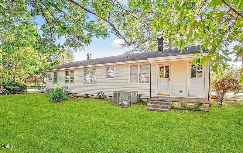 2102 Rogers Dr, Fayetteville, NC 28303