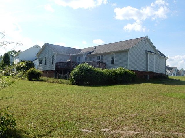 2102 Rowland Pond Dr, Willow Springs, NC 27592