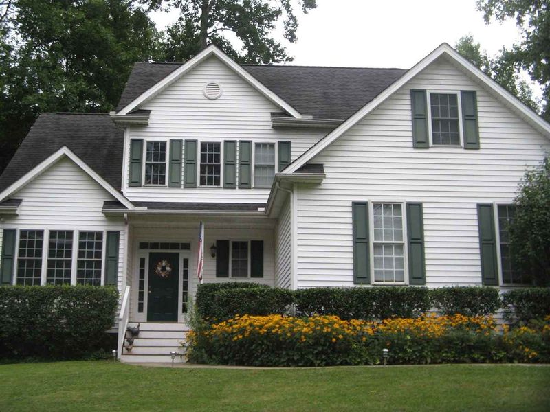 2102 Thoroughbred Dr, Hillsborough, NC 27278