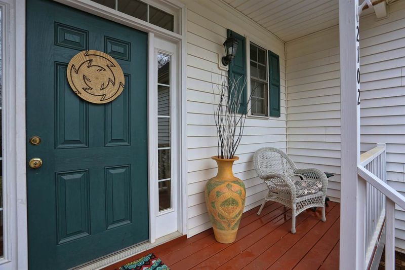 2102 Thoroughbred Dr, Hillsborough, NC 27278