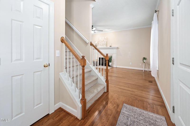 2102 Watersglen Dr, Apex, NC 27502