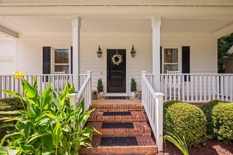 2102 Watersglen Dr, Apex, NC 27502