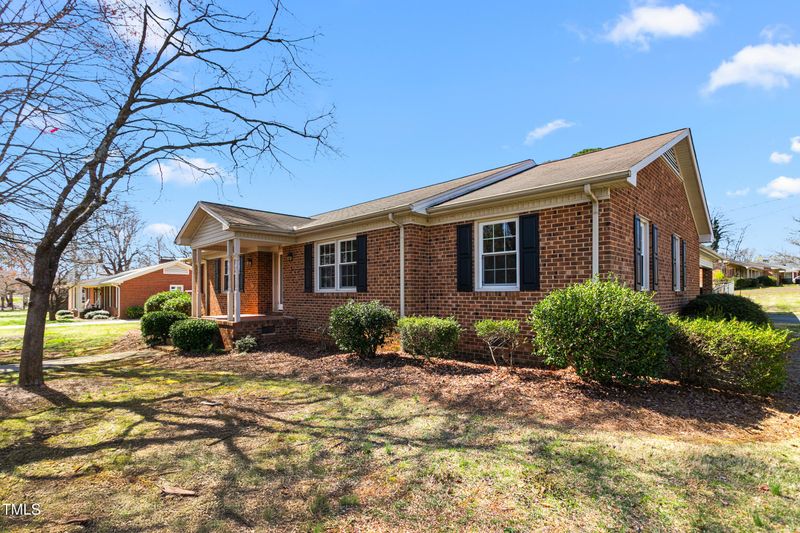 2103 Huntington Rd, Burlington, NC 27215