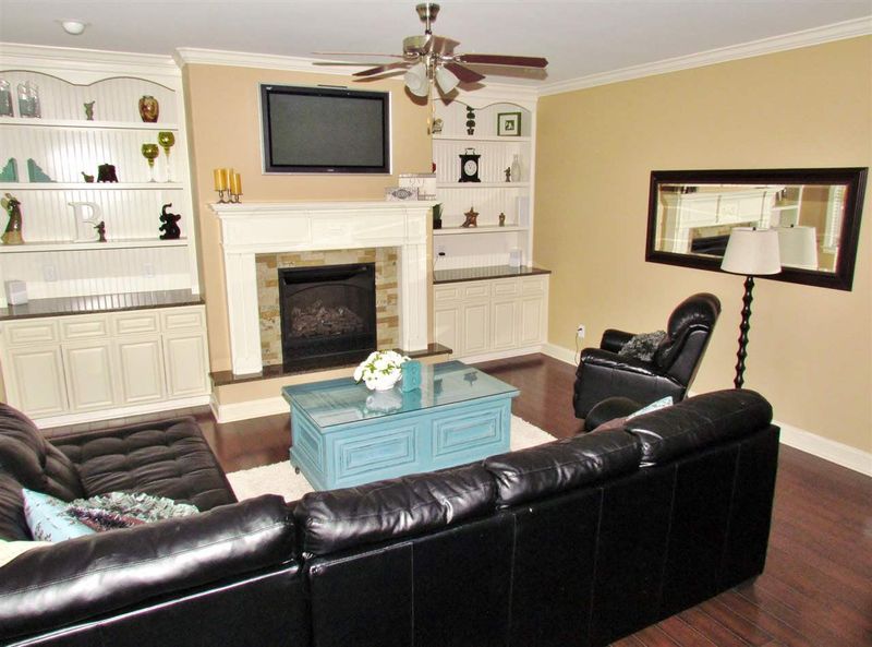 2104 King Malcolm Ln, Zebulon, NC 27597