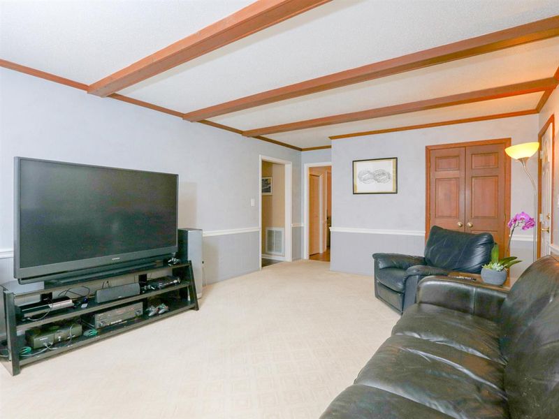 2104 Lynn Rd, Raleigh, NC 27612