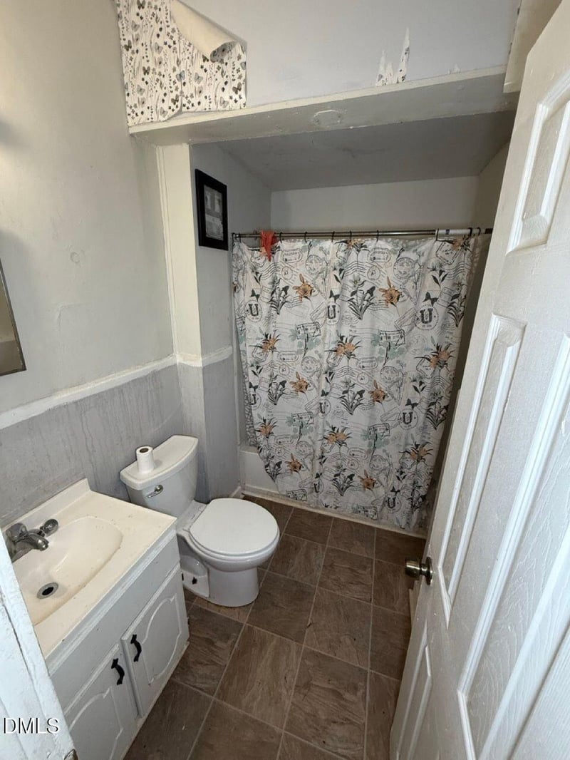 2104 Rosehill Rd, Fayetteville, NC 28301