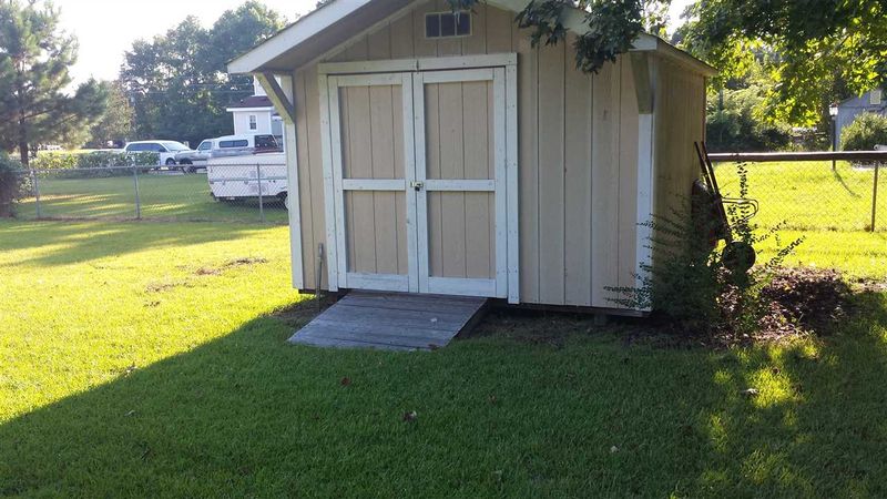 2104 Stephanie Ln, Clayton, NC 27520