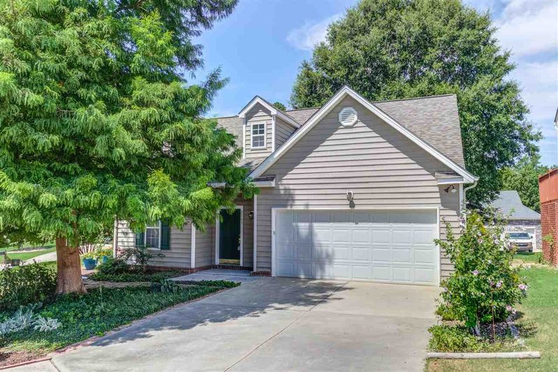 2105 Castle Pines Dr, Raleigh, NC 27604