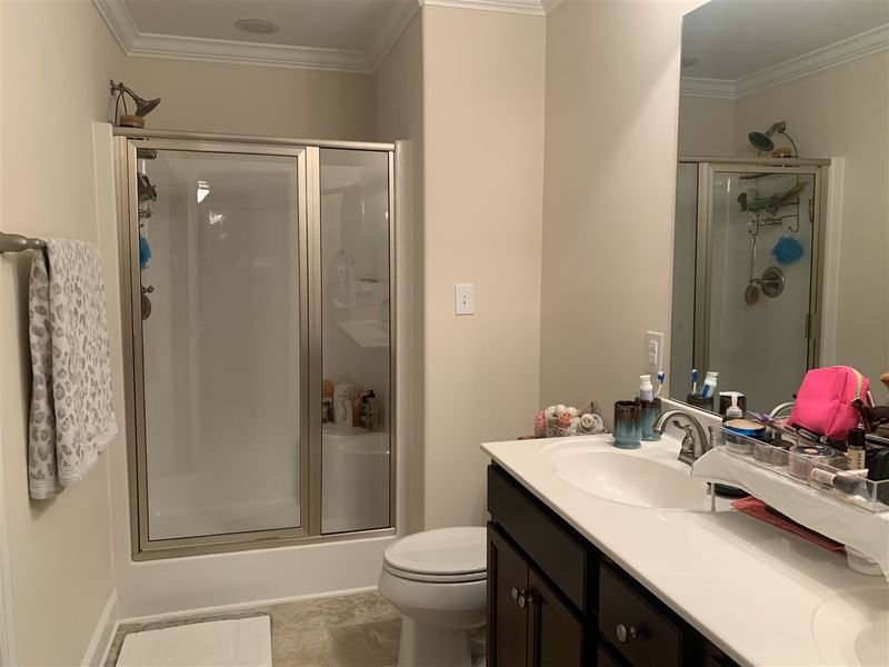 2105 Dresden Dr, Burlington, NC 27217