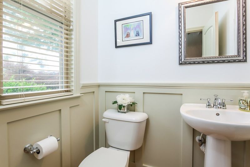 2105 Freeport Dr, Cary, NC 27519