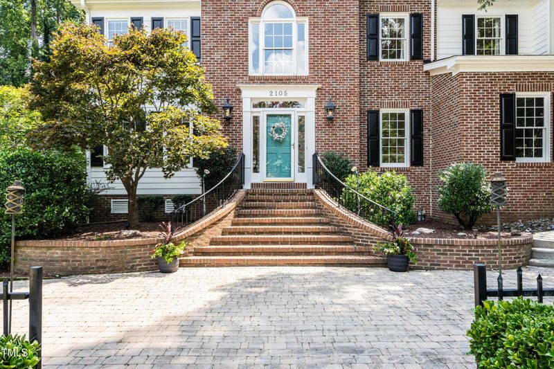 2105 W Marilyn Cir, Cary, NC 27513