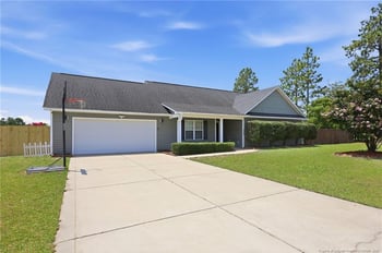 2105 Saint Nicholas Dr, Hope Mills, NC 28348
