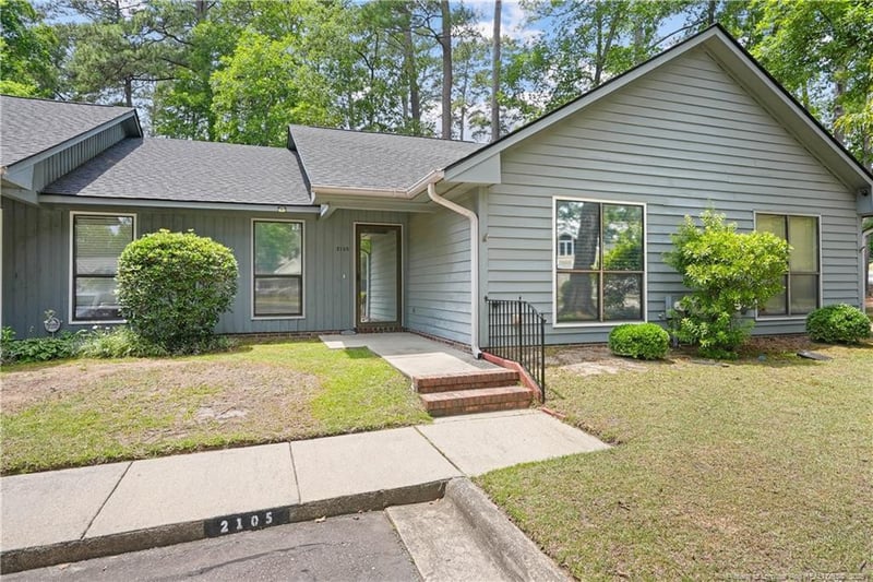 2105 Wexford Oaks Ct, Fayetteville, NC 28303