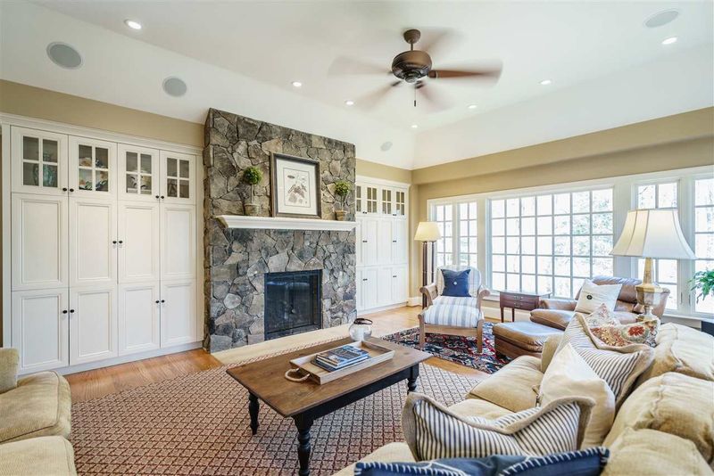 2105 Weybridge Dr, Raleigh, NC 27615