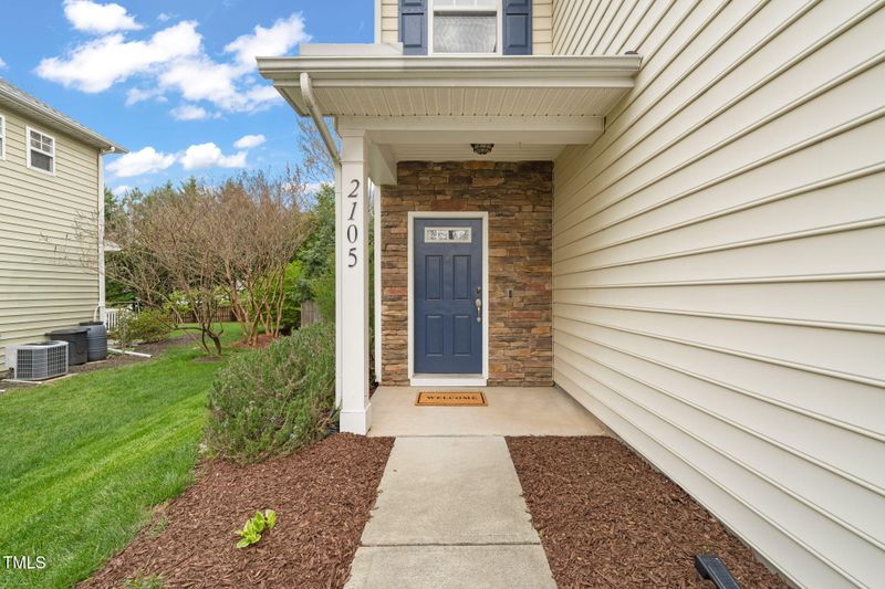 2105 Woodsdale Dr, Durham, NC 27703