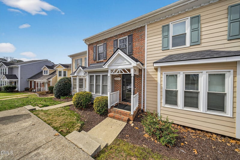 2106 Trailridge Ct, Raleigh, NC 27603