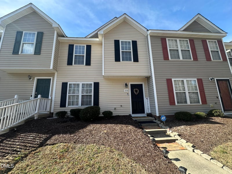 2106 Walnut Bluffs Ln, Raleigh, NC 27610