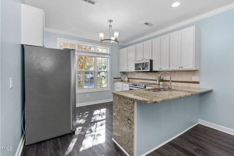 2106 White Pond Ct, Apex, NC 27523