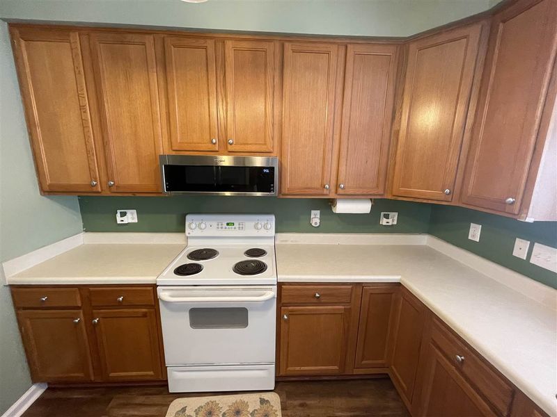2107 Cedar Grove Dr, Durham, NC 27703