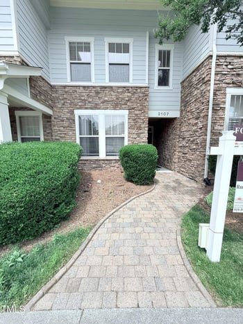 2107 Freeport Dr, Cary, NC 27519
