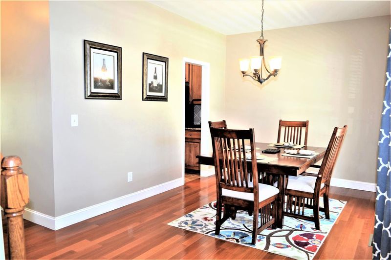 2107 Pilot Mountain Ct, Apex, NC 27502
