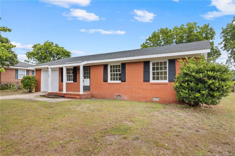 2107 Quailridge Dr, Fayetteville, NC 28304