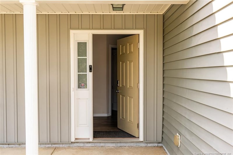 2107 Queen Elizabeth Ln, Hope Mills, NC 28348