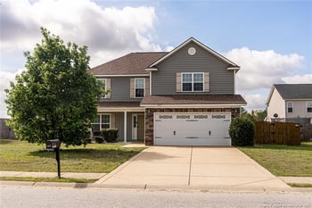 2107 Queen Elizabeth Ln, Hope Mills, NC 28348