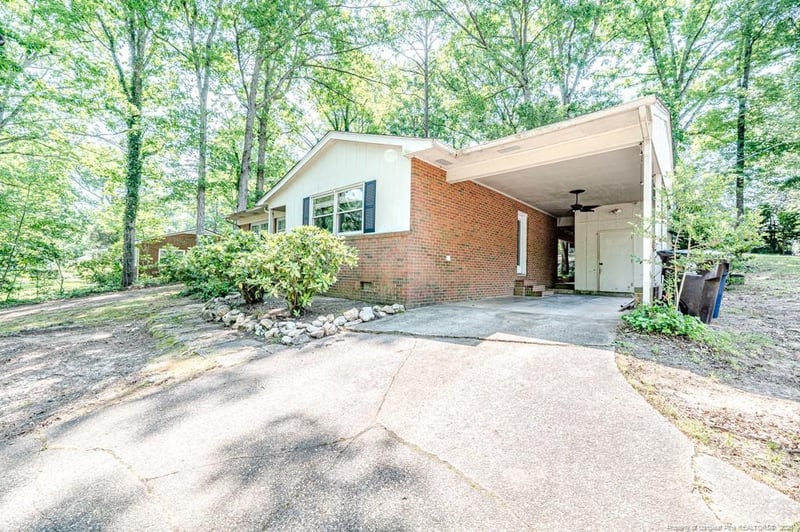 2107 Shoreline Dr, Sanford, NC 27330