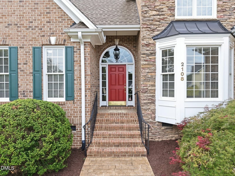 2108 Cameron Pond Dr, Cary, NC 27519