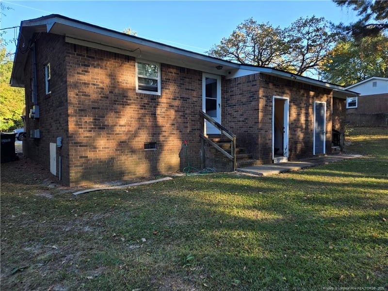 2108 Dillon Dr, Fayetteville, NC 28306