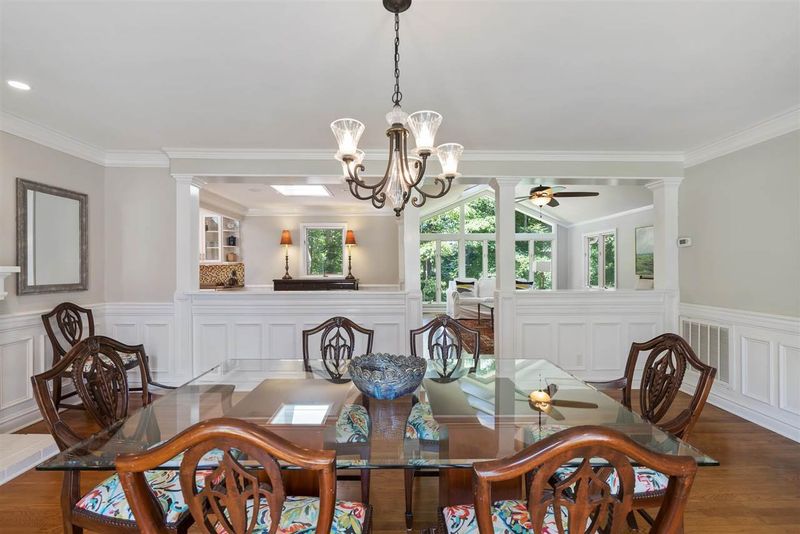2108 Dunhill Dr, Raleigh, NC 27608