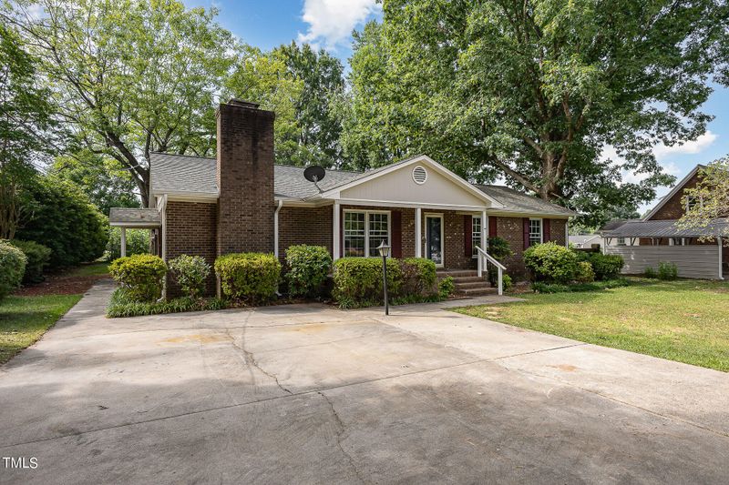 2108 Rendall St, Burlington, NC 27215