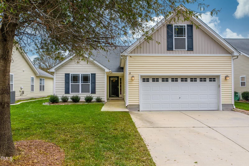 2108 Woodwater Dr, Fuquay Varina, NC 27526