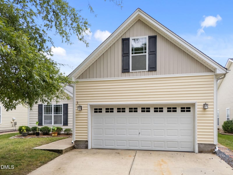 2108 Woodwater Dr, Fuquay Varina, NC 27526